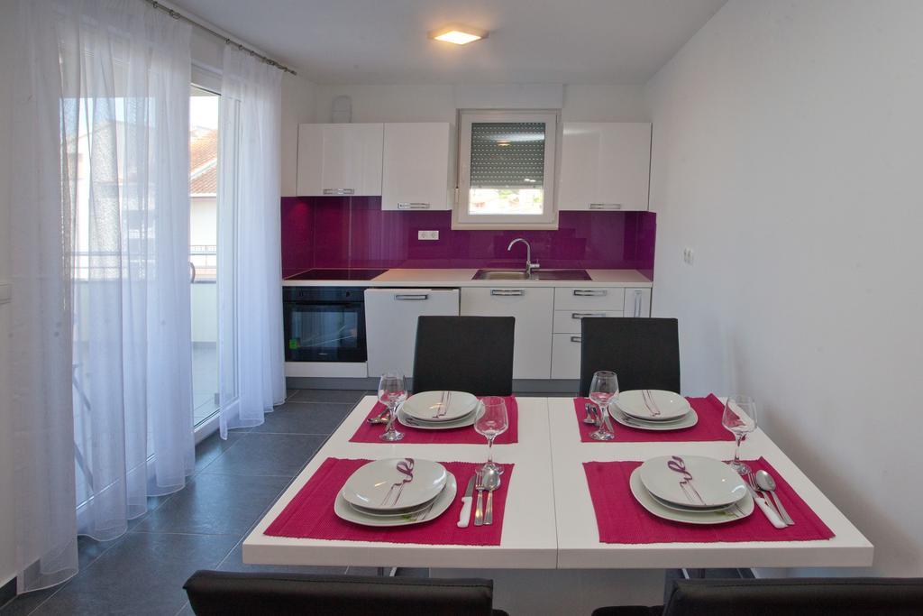 Apartments Diamond Podstrana Quarto foto