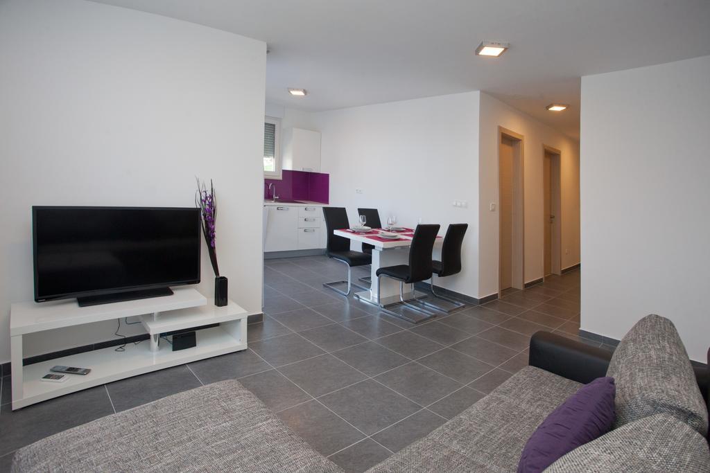 Apartments Diamond Podstrana Quarto foto